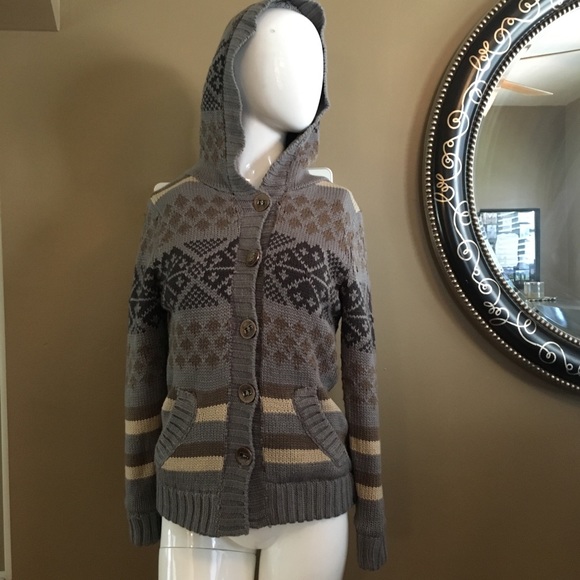 NWOT Grey Hooded Sweater/Jacket - VERY WARM! - Picture 2 of 8